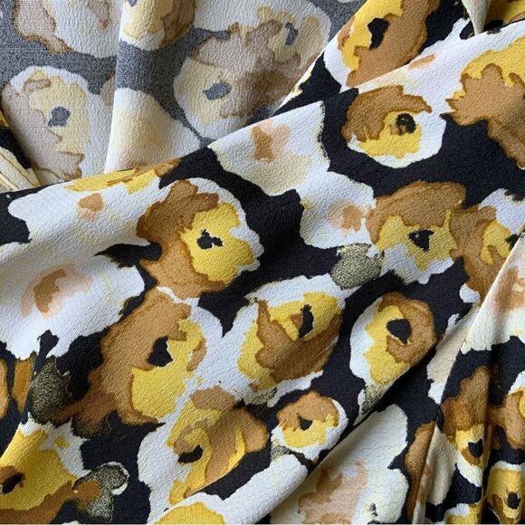 Karen Kane PETITE Lrg Black & Gold Women’s Button Down Floral Blouse NWT - Picture 10 of 15